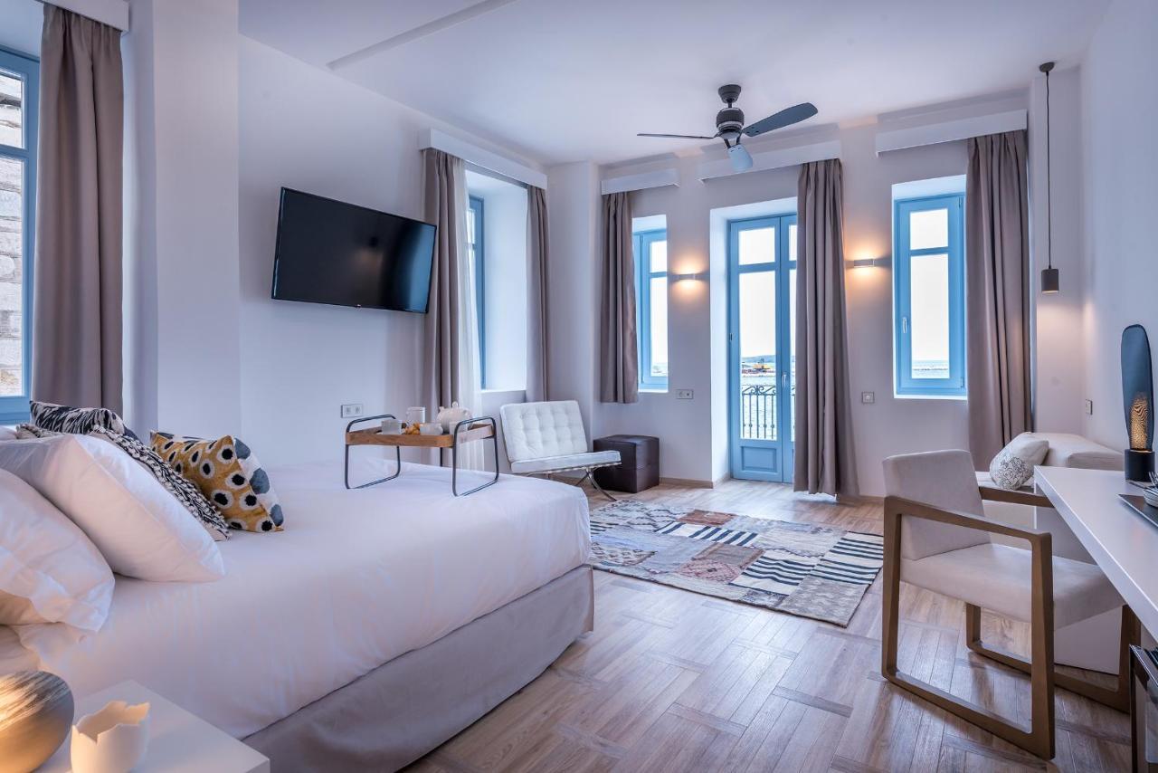 Shapes Luxury Suites Ermoupoli Eksteriør billede