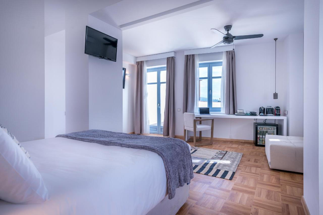 Shapes Luxury Suites Ermoupoli Eksteriør billede